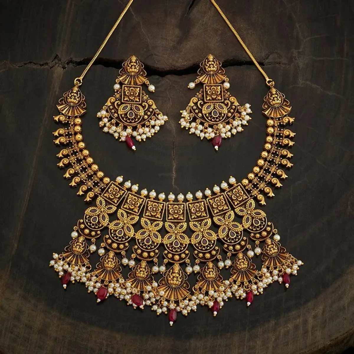 The Art Of Adornment How Muhurtham Jewellery Enhances The Bride S Look