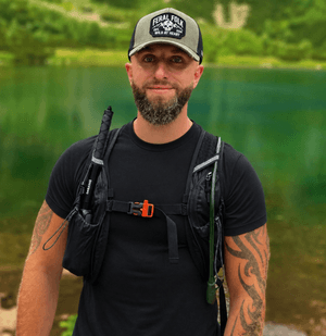adventuring_hiker