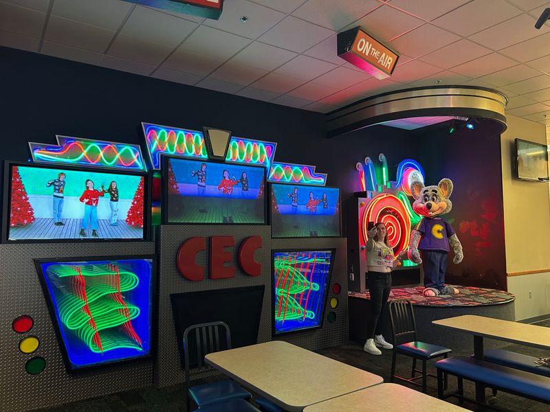 It's Been A Year Since My Favorite Chuck E Cheese Location Closed Their Doors