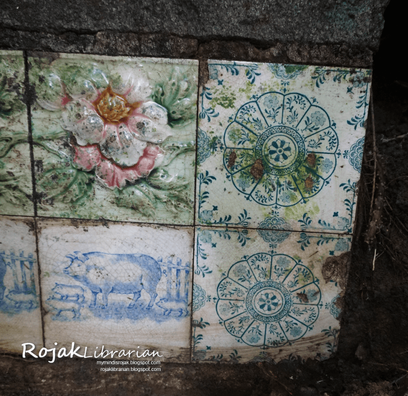 Rare Delft tiles spotted !