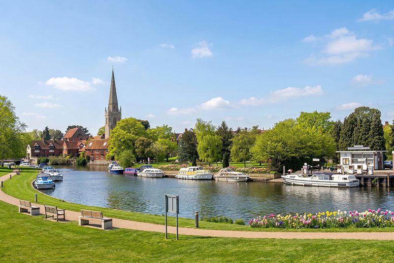 Springtime along the Thames at Abingdon-on-Thames
