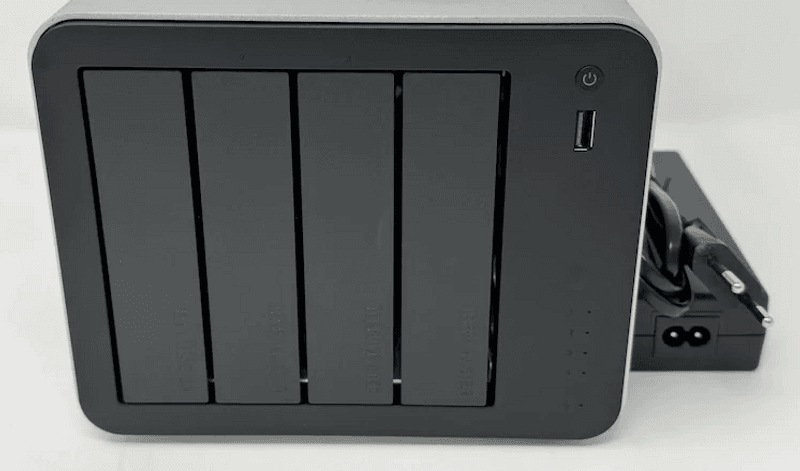 TerraMaster F4-425 Pro Review: A Powerful 4-Bay NAS With an Unconvincing AI