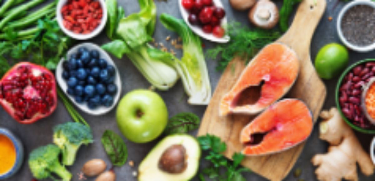 FREE Top 15 Foods To Keep In Your Nutrition (E-book)
