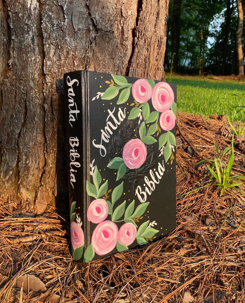 My latest design. Hand painted bible. ❤️