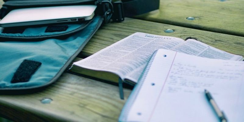 10 Quick Tips for Becoming an Excellent Bible Interpreter