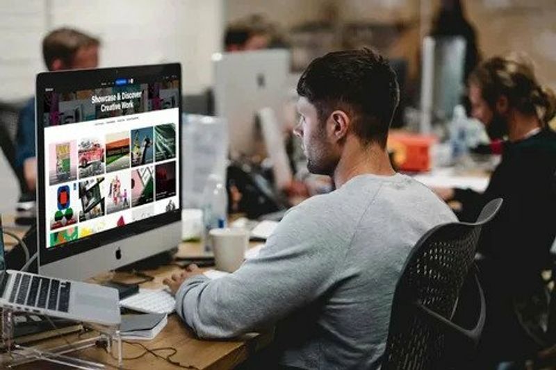 What are Graphic Designing Services ?