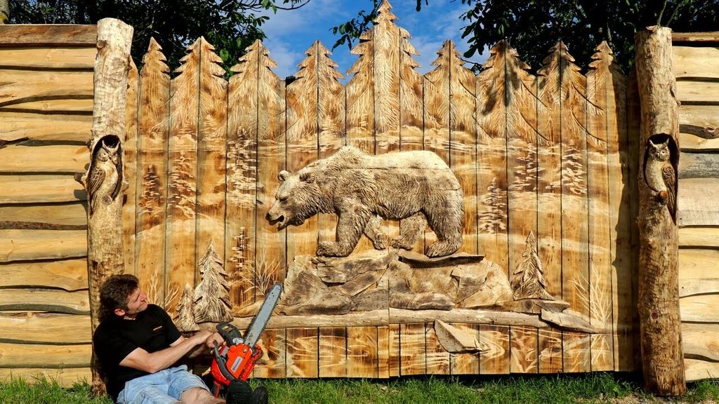 AMAZING CHAINSAW wood carving, WOLVES basrelief — Vlad Carving