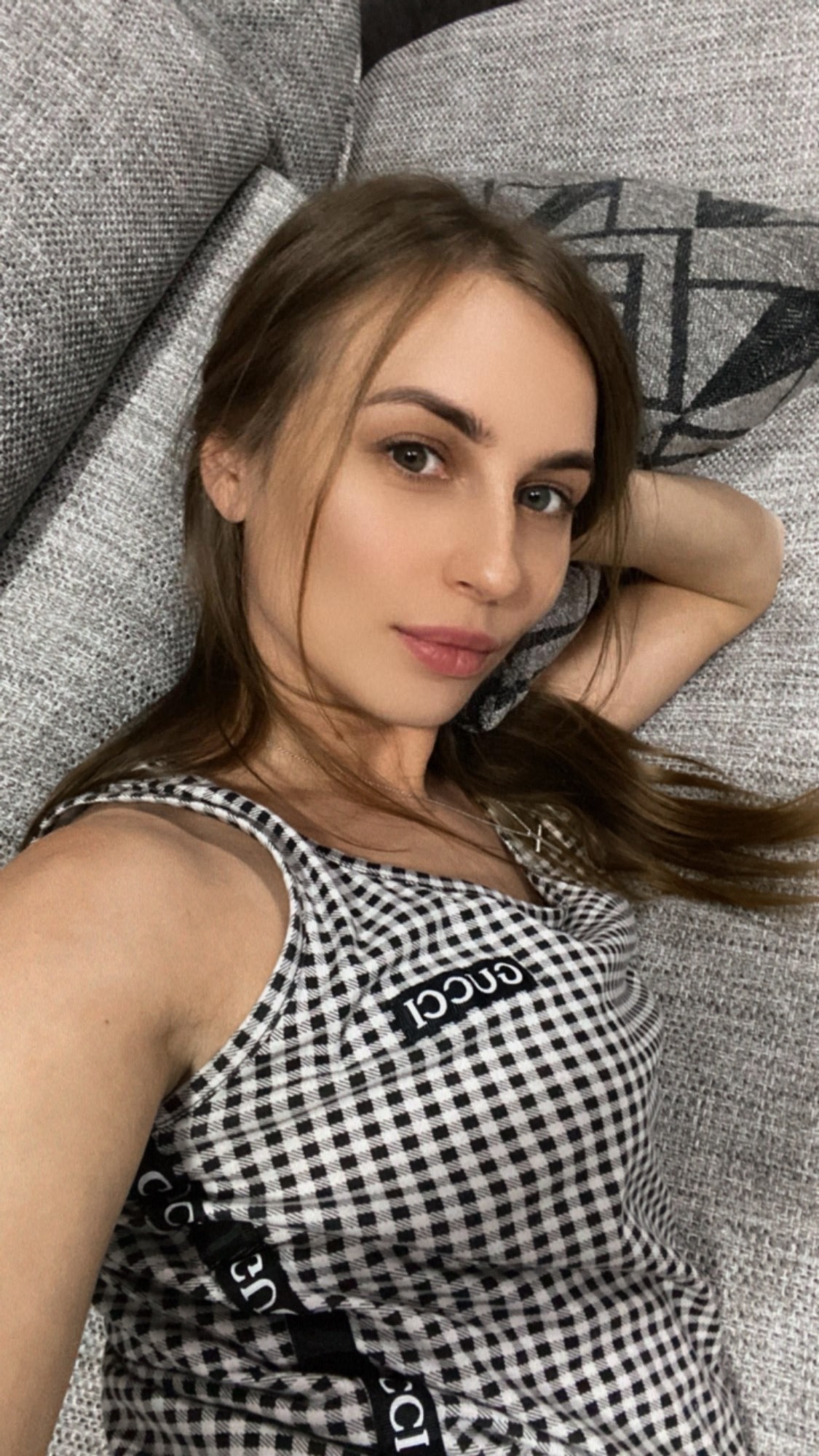 do-i-look-like-a-real-photo-model-linademure