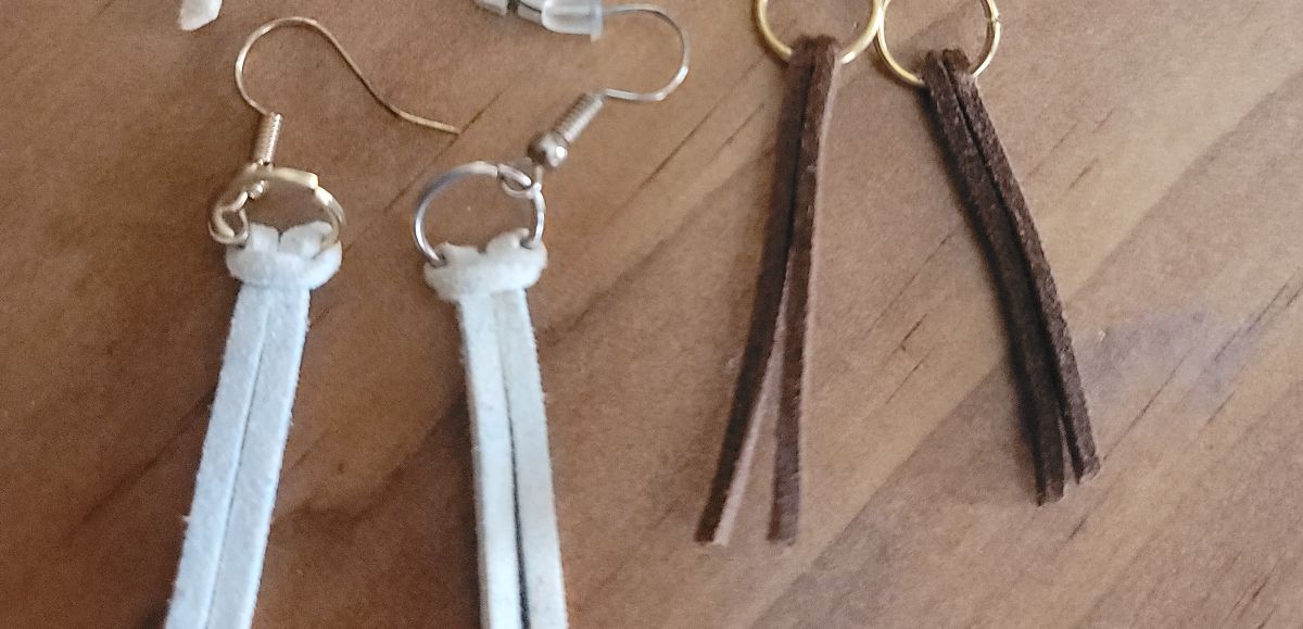 Straight Leather Earrings 