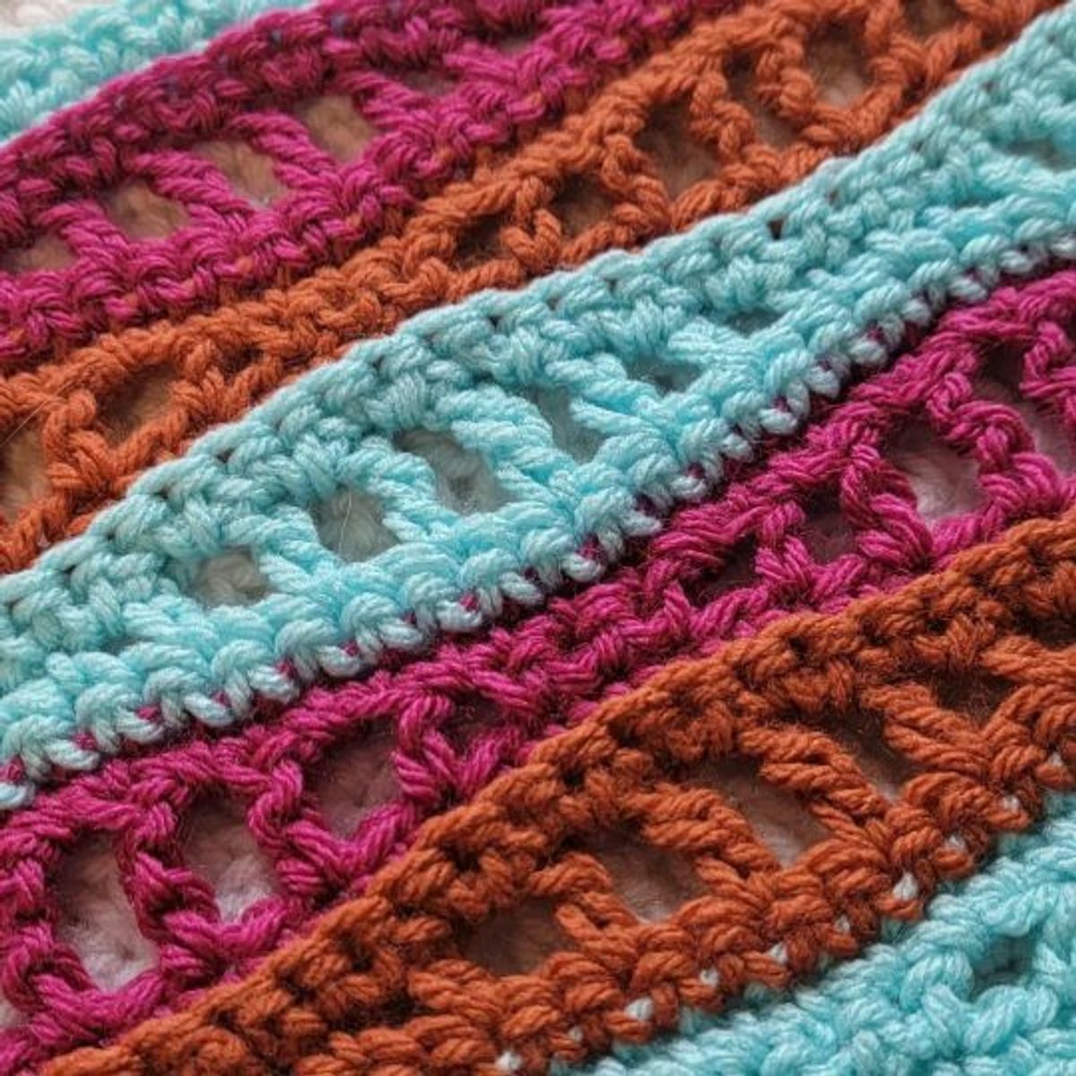 Photo Tutorial – How To Crochet: The Open Wave Stitch