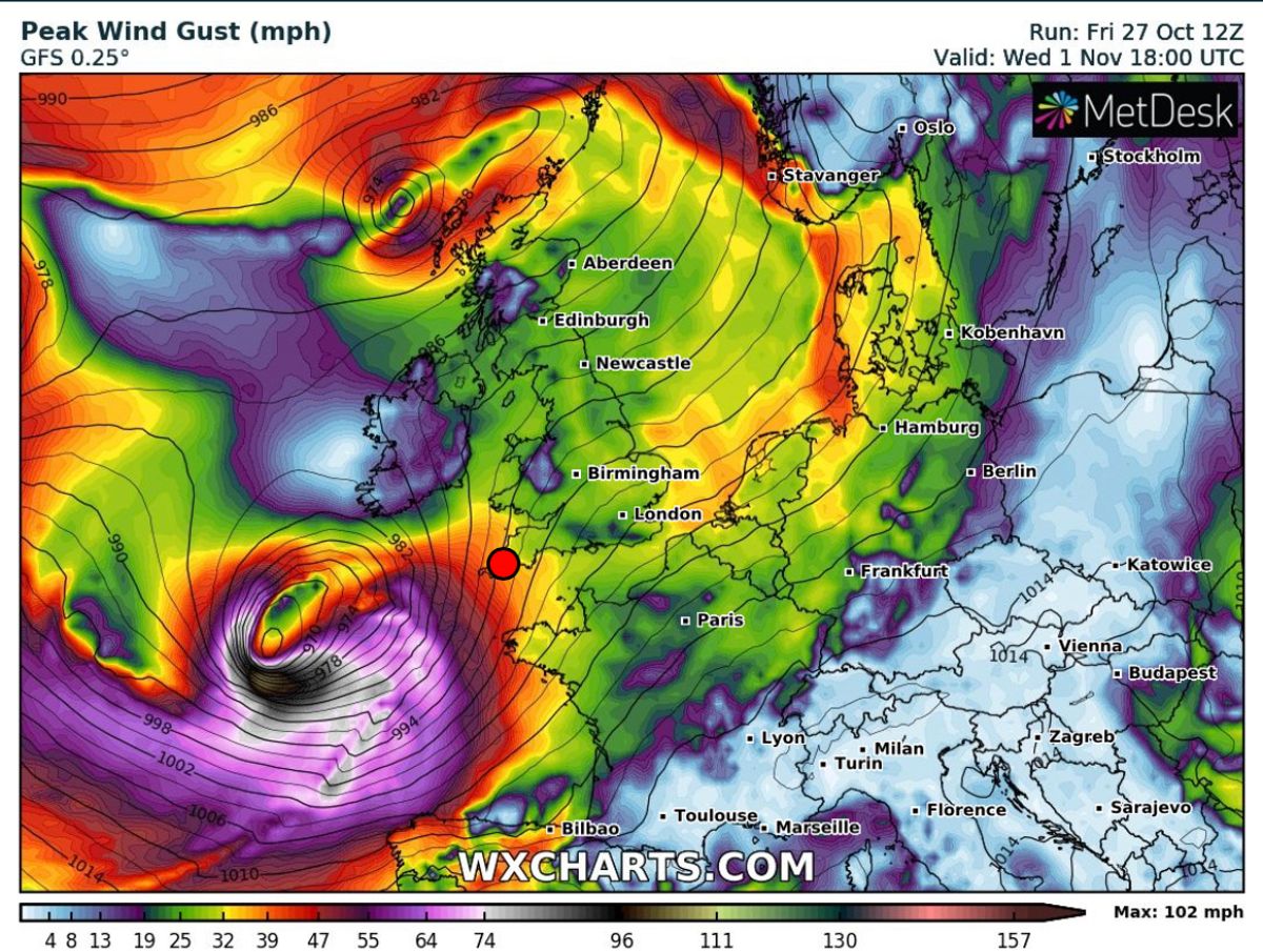 LOW PRESSURE SYSTEM FORECASTED TO MOVE INTO THE UK NEXT WEEK — UK