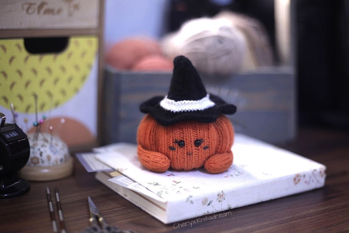 Free pumpkin knitting pattern for halloween easy pattern for beginner