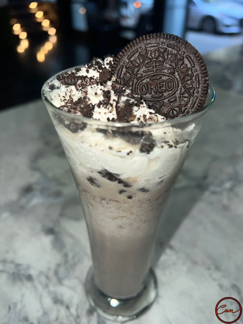 oreo cookie crumble craft cocktail in honor of national cookie day <3
