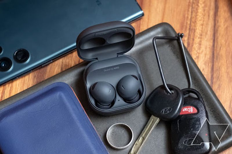 Samsung Galaxy Buds 2, Buds 2 Pro, and Buds FE are finally getting AI translation