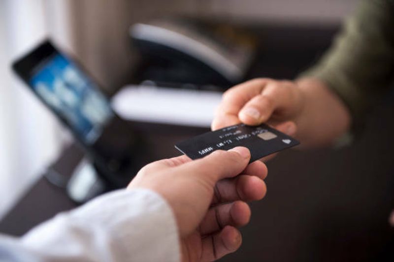 Cách đáo hạn thẻ tín dụng và quản lý tài chính cá nhân tại Hà Nội