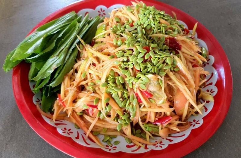 มากินอาหารกัน=Ma gin ah hahn gan: Let's eat some food