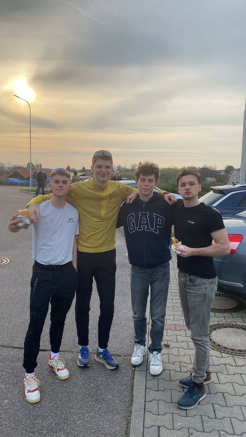 Rádi bychom se Vám představili👻