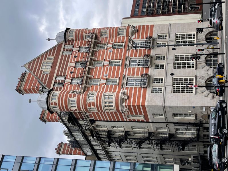 Beautiful Building 🏢