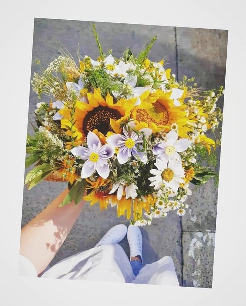 #justsmile🍀 #sunflowers🌻 #summervibe🤍 #yellowmood💛 #creativity🤩