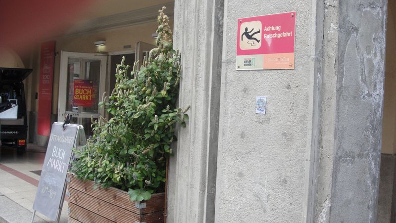 THE FARCICAL BOOKMARKET