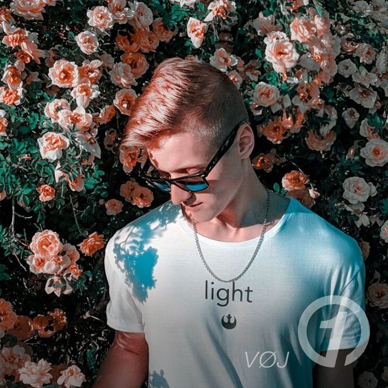 VØJ