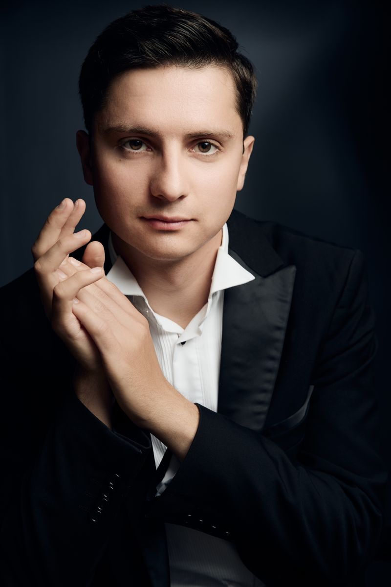 Support the pianist Nikolai Kuznetsov