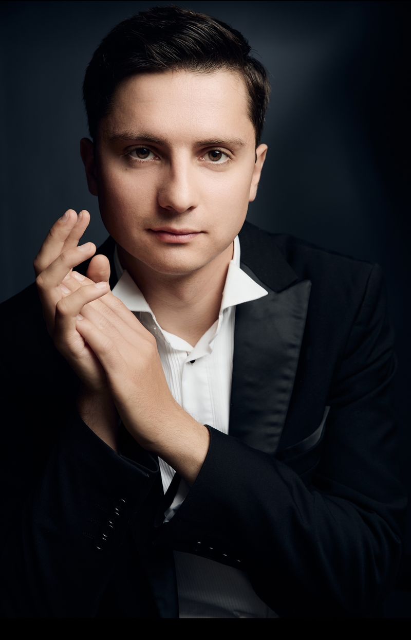 Support the pianist Nikolai Kuznetsov