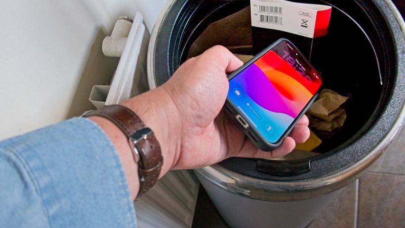 The "Off-topic Blog": Breaking my smartphone addiction