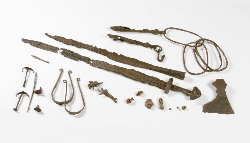 An VLFBERHT Sword from Grave 6 at Søndre Kaupang: The Weapon and Its Burial Context