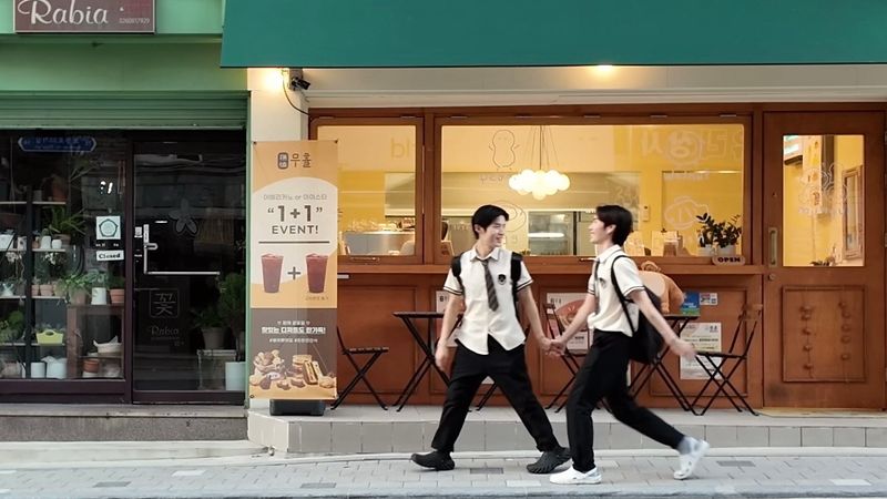 Public Kissing and Holding Hands In Korea