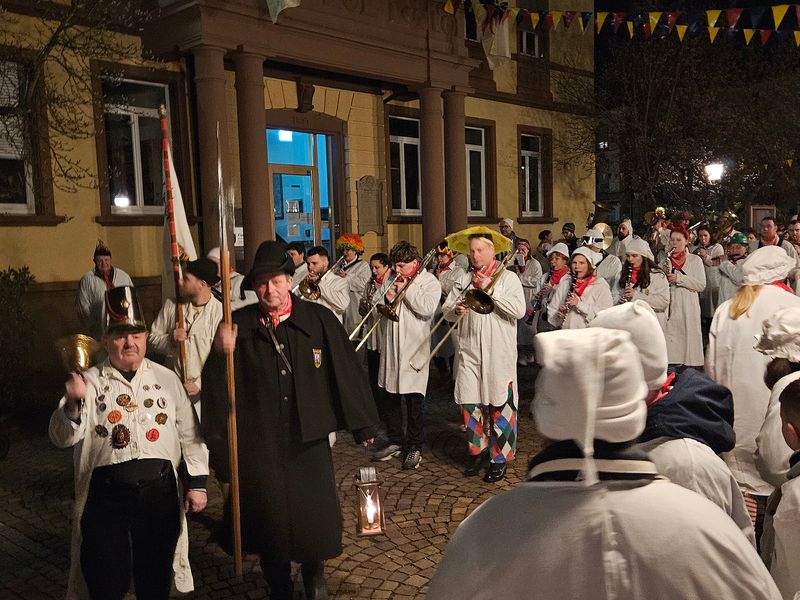 German Carnival: Hemdglonkersumzug