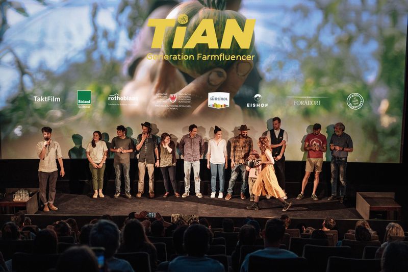 "Tian" kommt an den Feiertagen zu euch nach Hause!