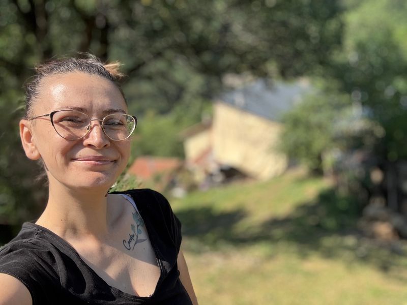 Susține visul unei mame: căsuță, grădină și copii fericiți