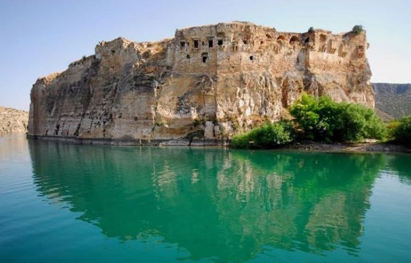 Armenian Cilicia-Hromkla (Rumkale) was a powerful fortress on the river Euphrates/ Հռոմկլա