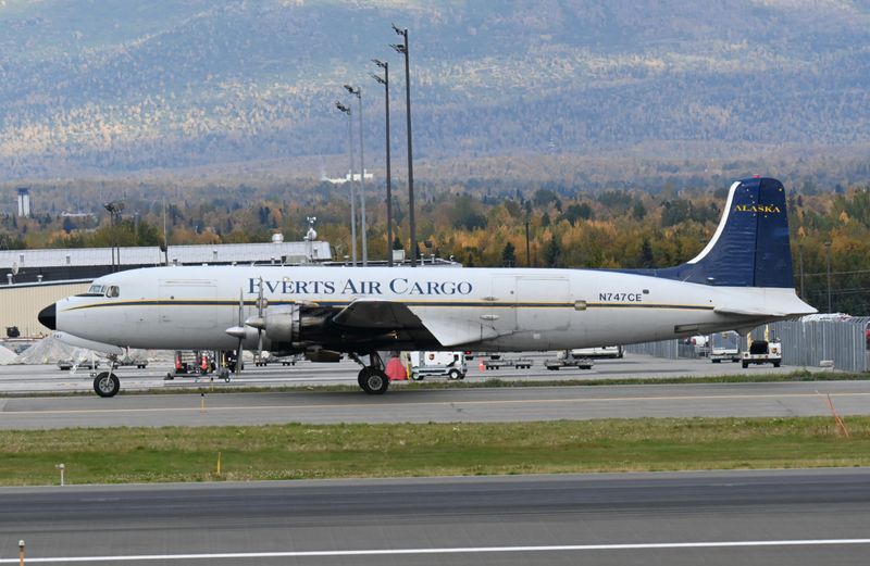 Everts Air Cargo DC6 Liftmaster