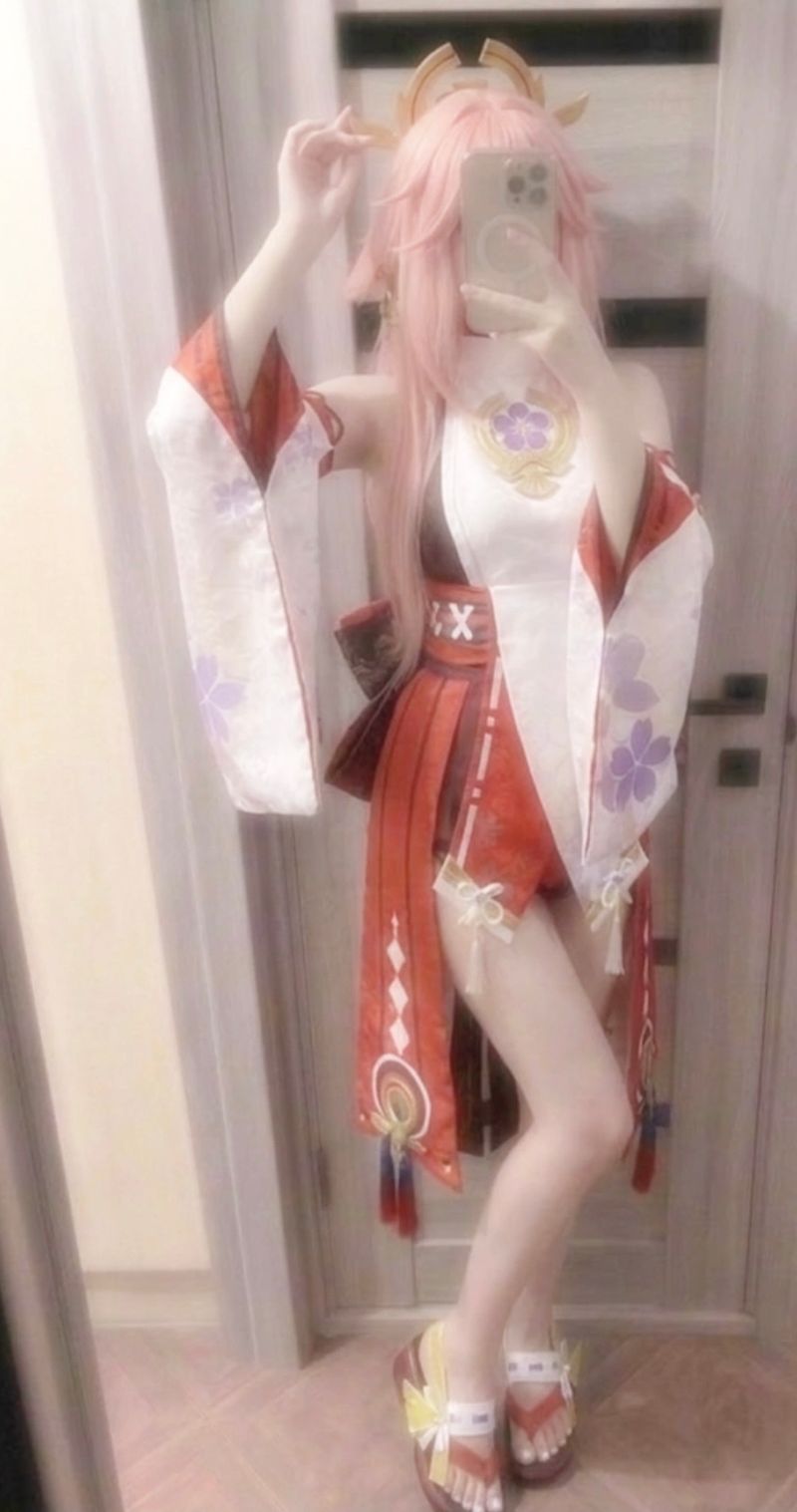 Yae Miko Cosplay:3
