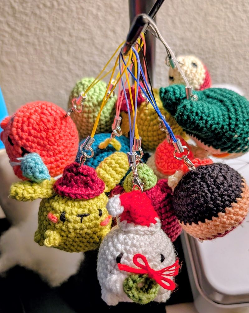 Introducing 👋🏽 little yarn buddies
