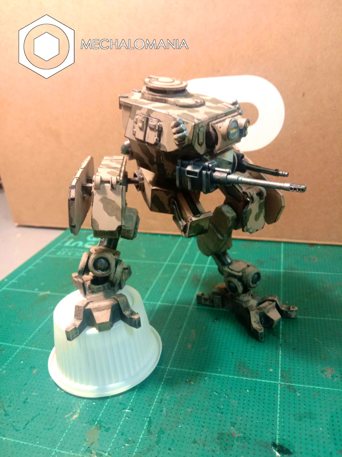 Schreitpanzer IV Version 8 Action Figure