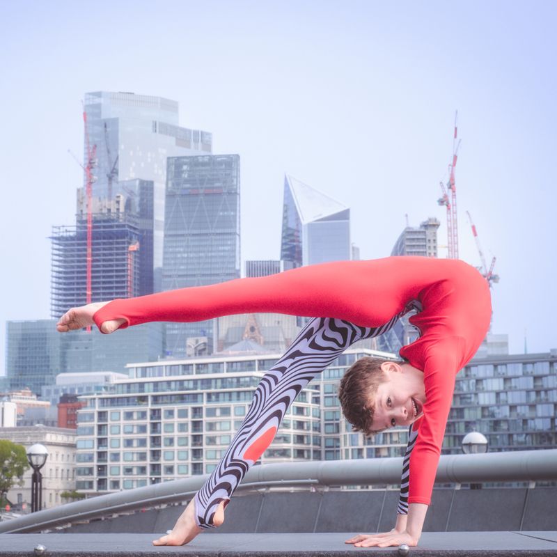 Bendy Lucky Luke Is A Young Contortionist And Aerialist Who Also Loves