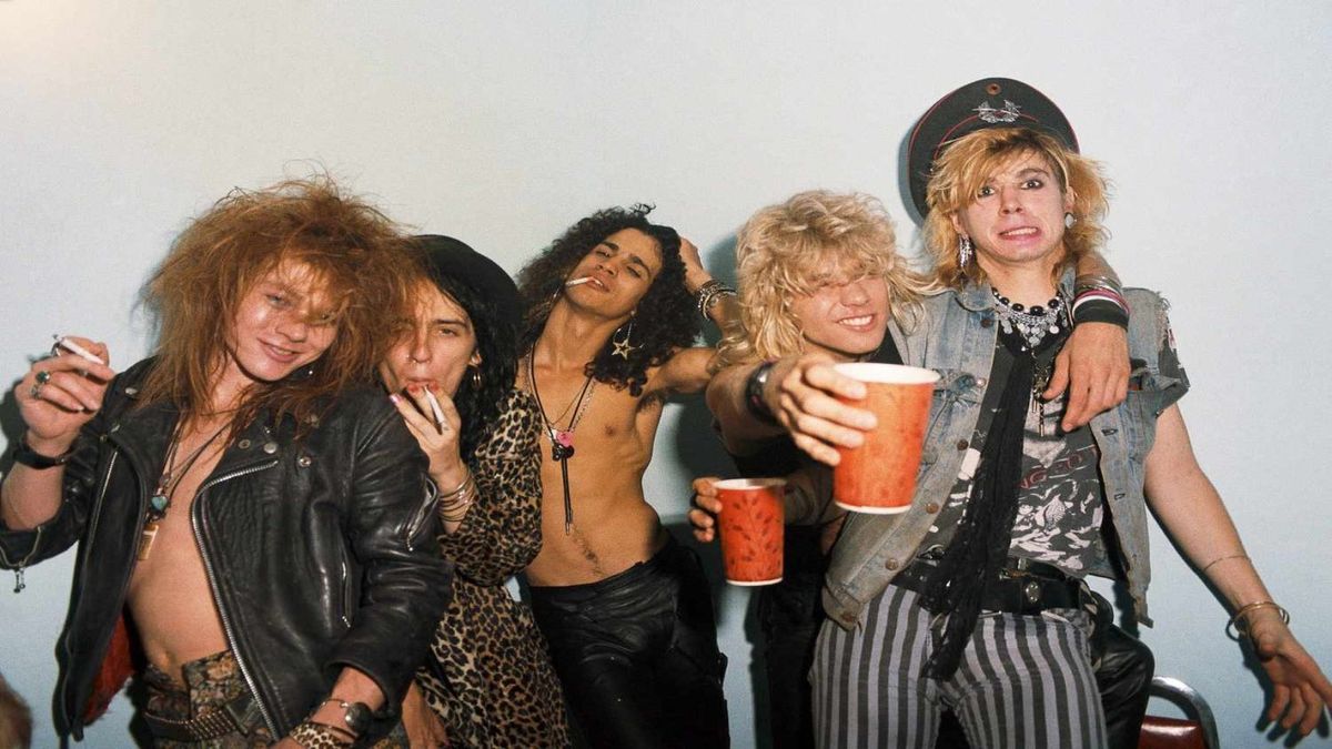 Guns N' Roses - Out Ta Get Me