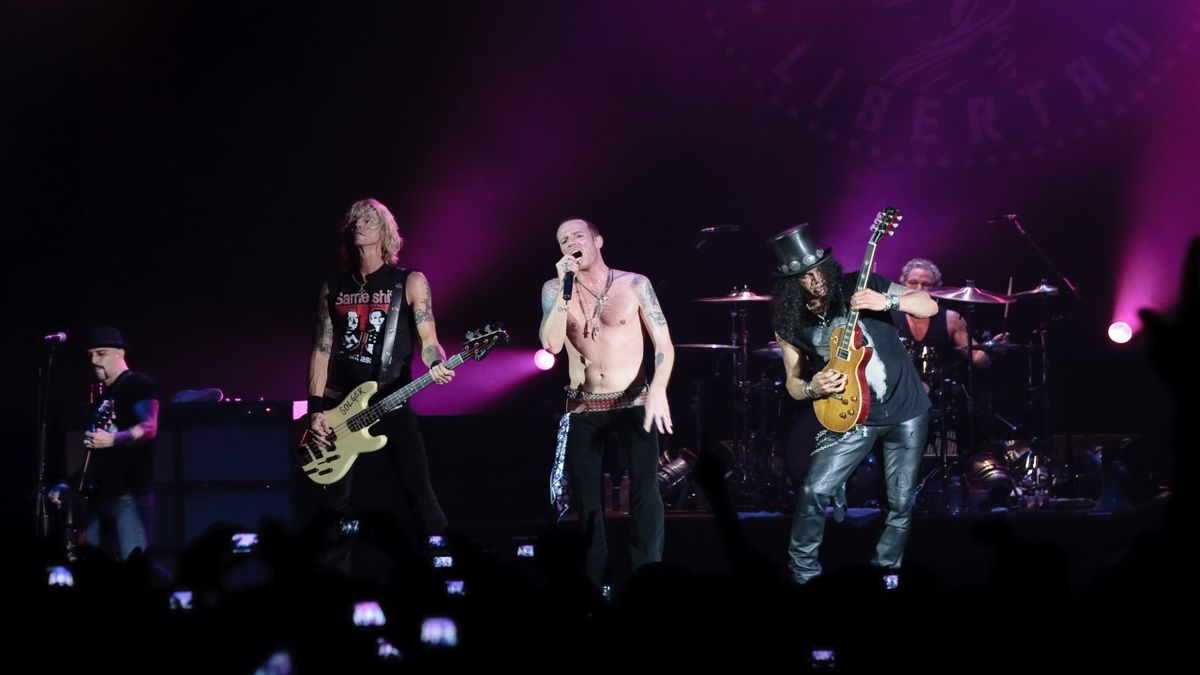 Velvet Revolver - Come On, Come In