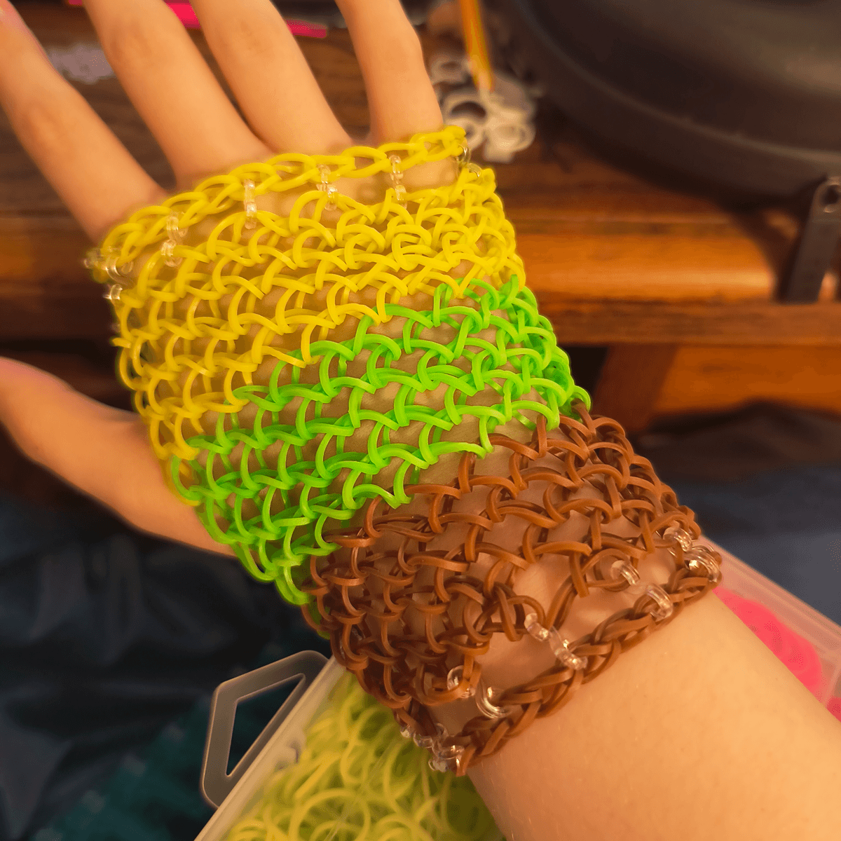 rainbow loom dragonscale gloves!