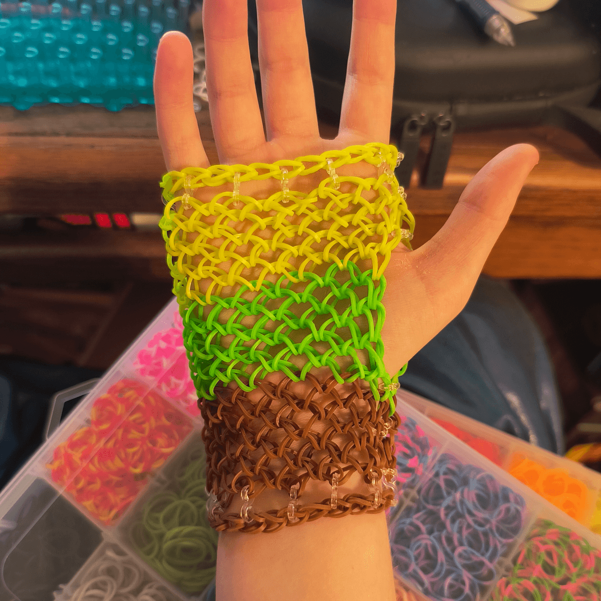 rainbow loom dragonscale gloves!