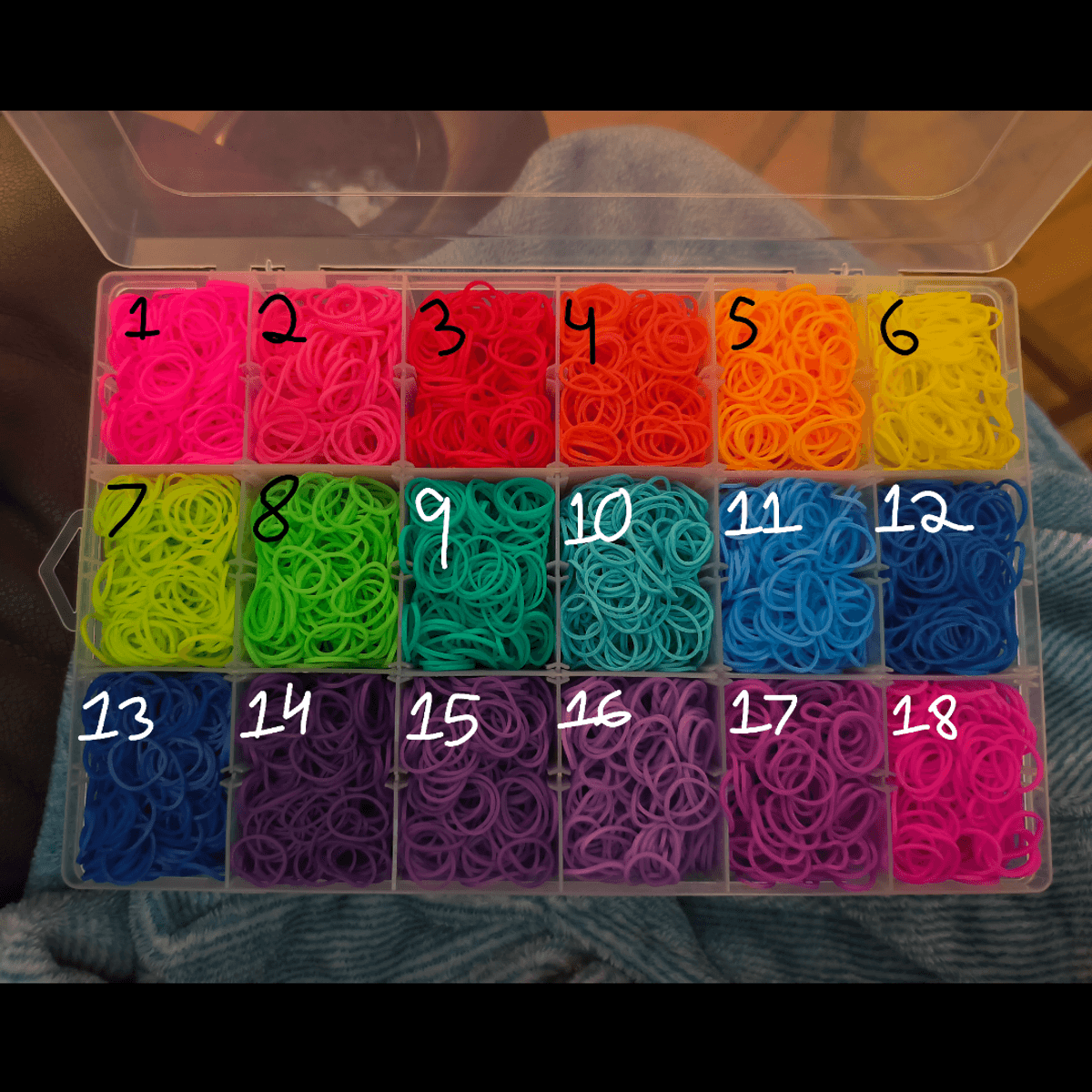 rainbow loom dragonscale gloves!