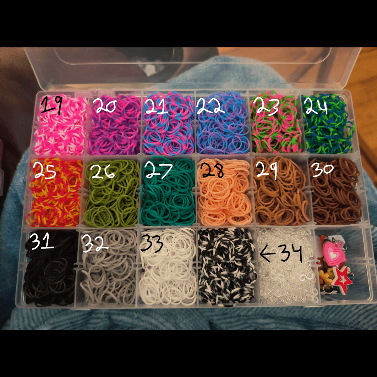 rainbow loom dragonscale gloves!