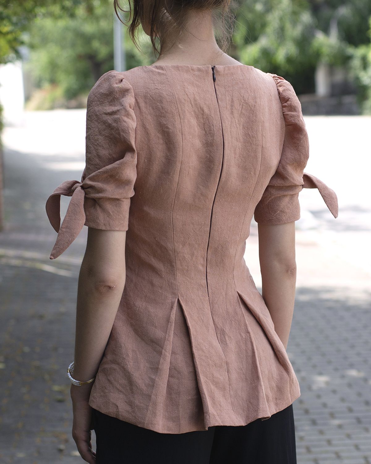(EN) TAINIA - sewing pattern for a blouse with cute sleeves, sizes 34 to 44