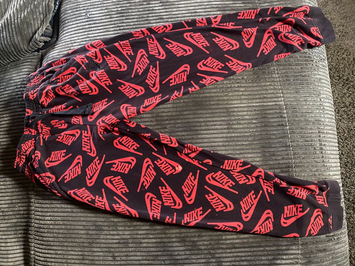 {SOLD}Nike Joggers - Sporty & comfortable Size { L}