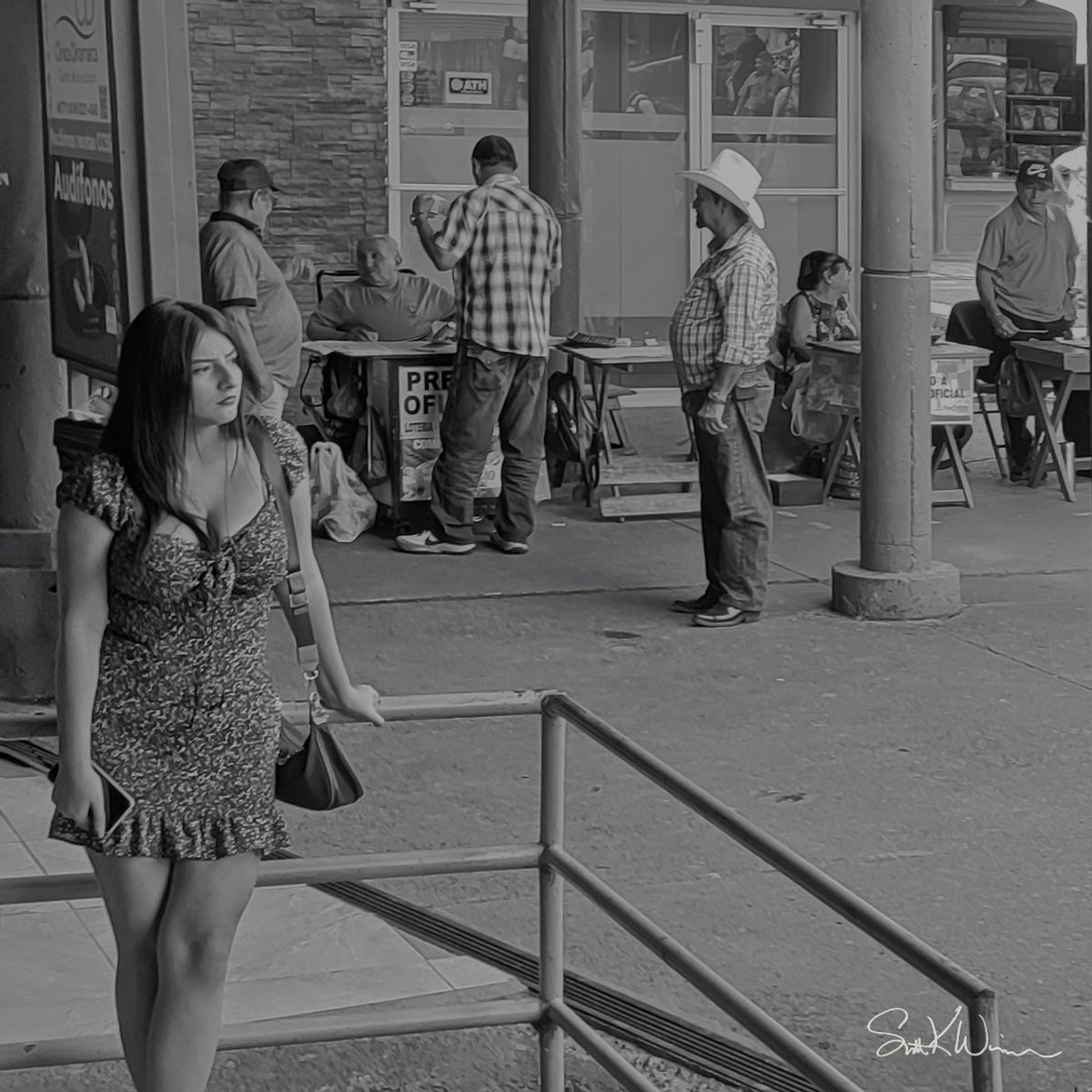 Fotos from my collection. I will email the photo file that you can print from locally.