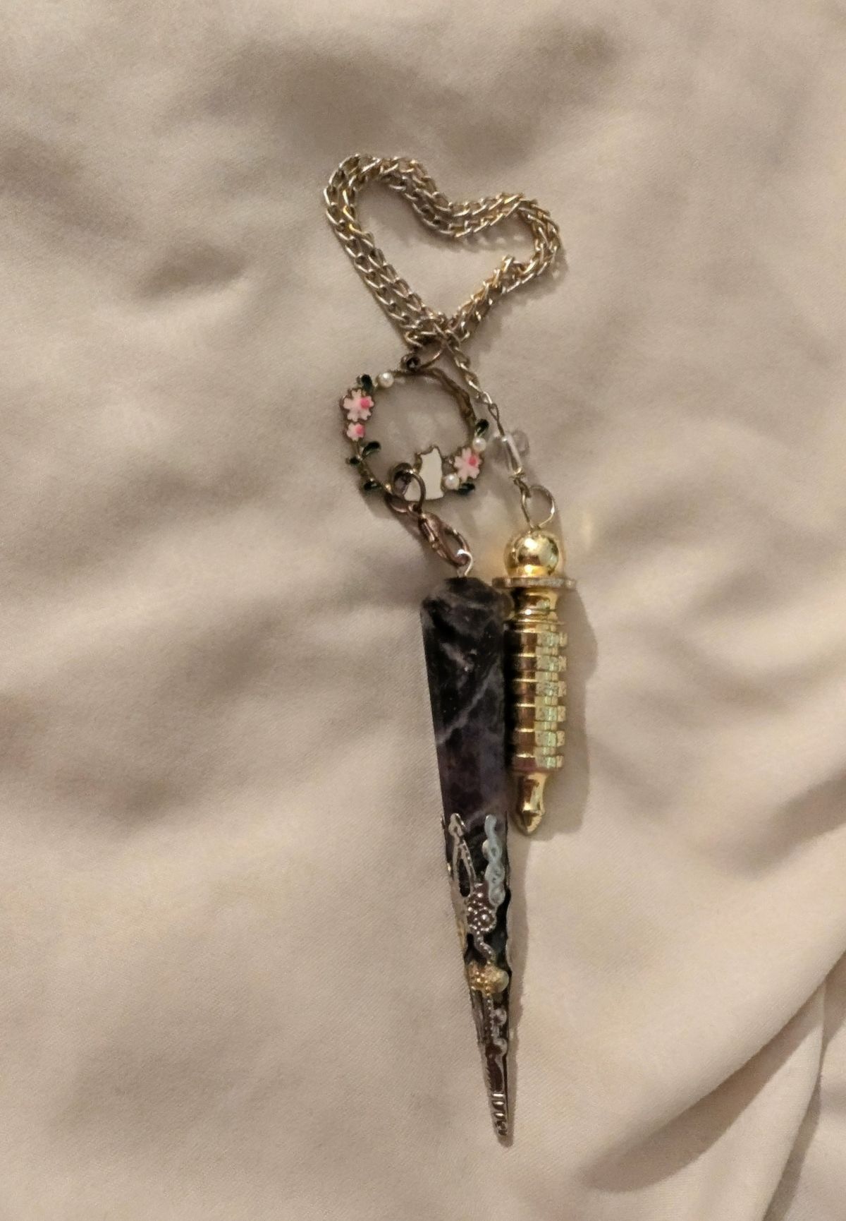 Spirit's Heartfelt Answers: Pendulum Oracle Session