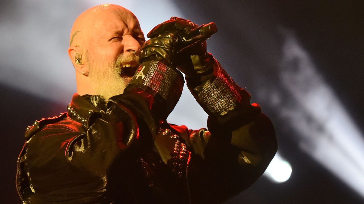 Judas Priest - Eat Me Alive